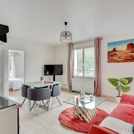 شقة أوبارفيلييه  في Chic Apart With Parking Near Paris المظهر الخارجي الصورة